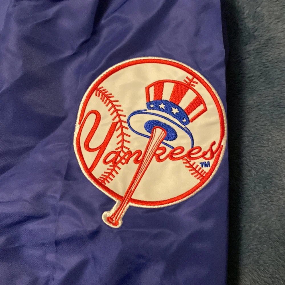 New York Yankees Supreme Rain Coat - Picture 2 of 6